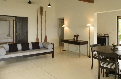 Morakatiyara House | Kahumba: One bedroom hideaway opening onto Mawella Beach