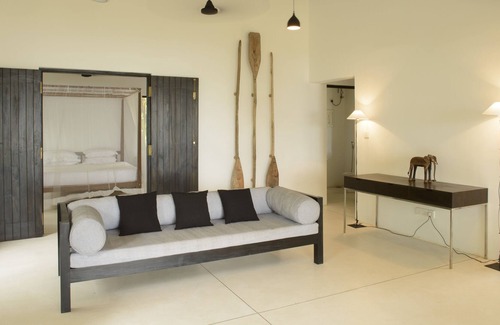 Morakatiyara House | Kahumba: One bedroom hideaway opening onto Mawella Beach