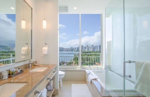 Diamond Head - Kapahulu - St. Louis Hotel | Kaimana Beach Hotel | Ocean View Signature King | Close to Waikiki Aquarium