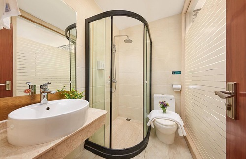 Huadu Hotel | Kaiserdom Hotel Airport Branch