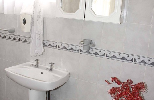 Emalahleni House | Kalahari Guest House