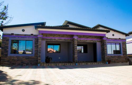 Central Apartment | Kalebalika Meanwood KKIA apartments