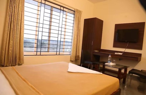 Yadiyur Hotel | Kalinga Tavern Residency
