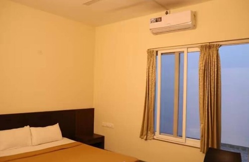 Yadiyur Hotel | Kalinga Tavern Residency