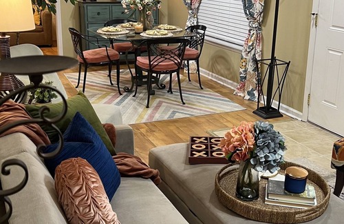 Darien Cottage | Kallie’s Cottage 5 minute walk to waterfront