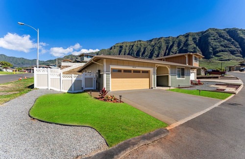 Makaha Valley House | Kalo Homes ~ Coastal island haven