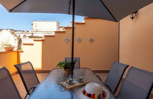 Kalsa Apartment | Kalsa Apartment with Terrace by Wonderful Italy
