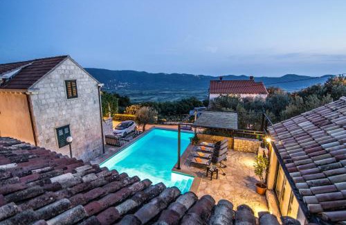 Lovorno House | Kameni Dvori - Family Holiday Villa near Dubrovnik