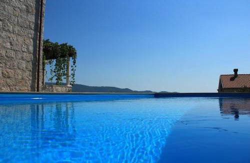 Lovorno House | Kameni Dvori - Family Holiday Villa near Dubrovnik