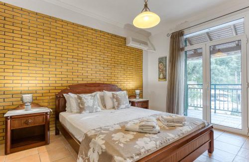 Katavolos Apartment | Kaminaki Villas by Tsiolis Family