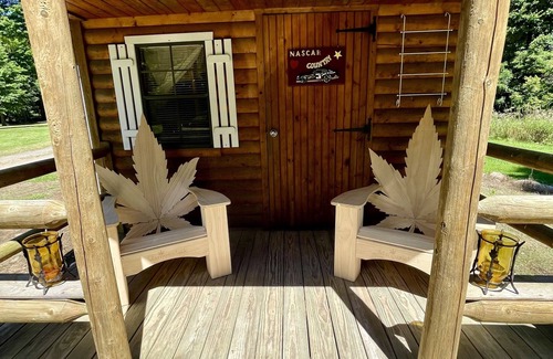 Brooklyn Cabin | Kamp 42 Degrees Campground