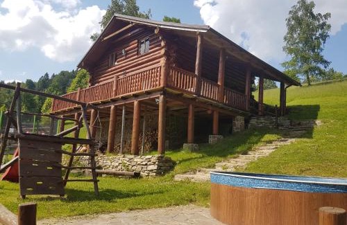 Stare Mesto Ski Chalet | KANADSKY SRUB Stříbrnice