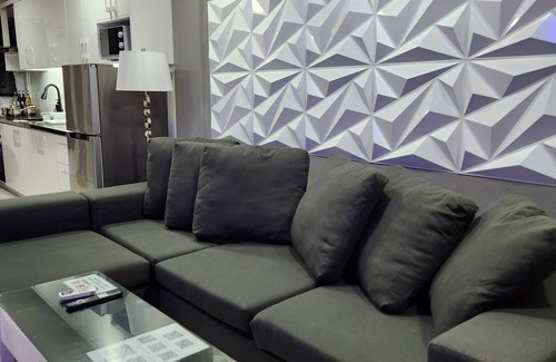 Balibago House | Kandi Luxury 2 BR Privte Jacuzzi Free Housekeeping 500 Mbps