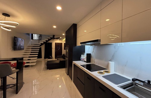Balibago House | Kandi Posh 2 BR Private Jacuzzi Free Housekeeping 500 Mbps