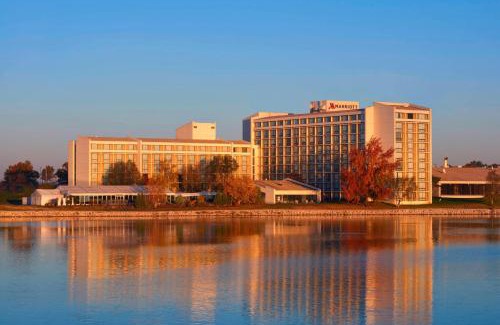 Waldron Hotel | Kansas City Airport Marriott