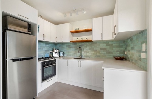 Mangawhai Heads Cottage | Kanuka Cottage - Affordable luxury accommodation in Managawhai Heads.
