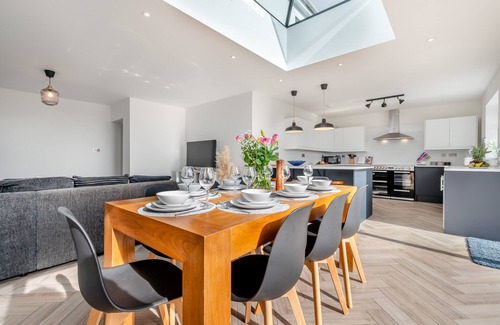 Boscundle House | Kaolin House - Four Bedroom House, Sleeps 8
