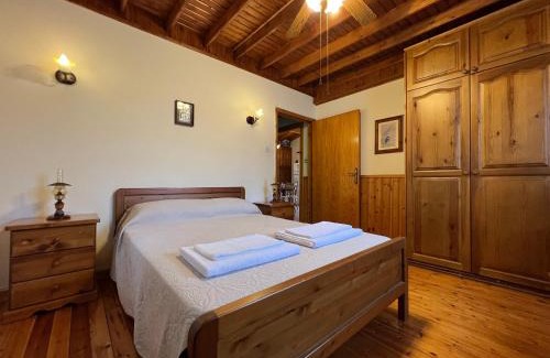 Vasa Koilaniou Ski Chalet | Kapilio Cottage House