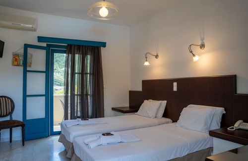 Karavostasi Hotel | Karavostasi Beach Hotel