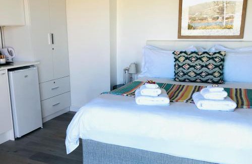 Still Bay House | Karee Manor Guesthouse