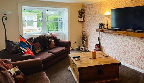 Kirkliston House | Karibu Cottage near the airport
