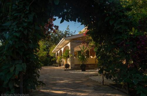 Entebbe House | Karibu Entebbe