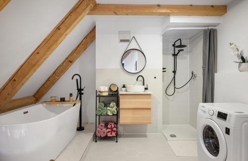 Aidlingen Apartment | Karibu Nyumbani - Tolle Maisonette-Wohnung mit Arbeitsplatz und Balkon