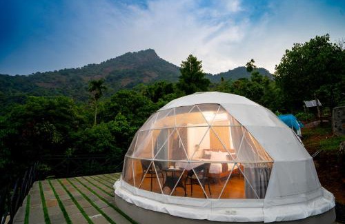 Lakkidi Hotel | Karimb Resorts