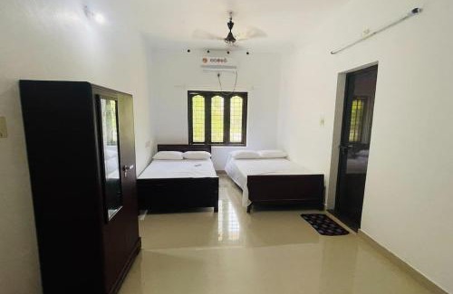Vayalar House | KARIYIL KAYALORAM HOMESTAY