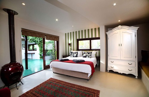 Barrydale Hotel | Karoo Art Hotel