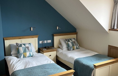 Saint Ola House | Karrawa Guest House