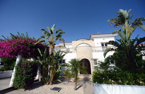Pyla Villa | Karythia