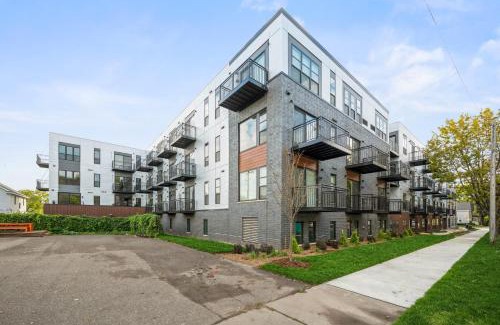 Harrison Apartment | Kasa Bryn Mawr Minneapolis