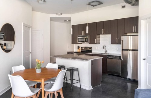 Del Ray Apartment | Kasa | Charming 2 BD + Fire Pit | Alexandria