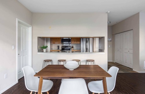 Northwest Bellevue Apartment | Kasa | Classic 2BD + Free Parking | Bellevue
