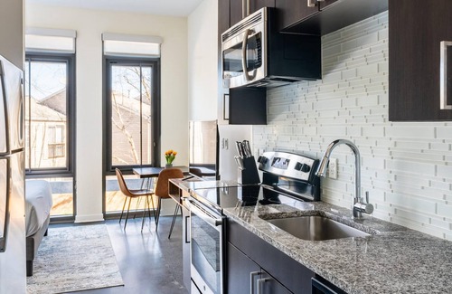 Del Ray Apartment | Kasa | Comfy Studio + Self Check-In | Alexandria