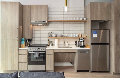 Near North Side Apartment | Kasa | Modern Studio + Near the Magnificent Mile | River North Chicago