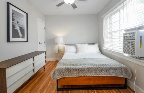 West Colfax Apartment | Kasa Sloan's Lake Denver