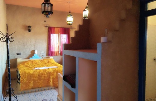 Taouz House | Kasbah Du Berger is your Sahara Hostel in Merzouga dunes. Welcome to the desert!