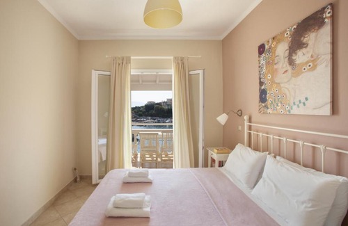 Kassiopi Apartment | Kassiopi Seafront Elegant Apartments
