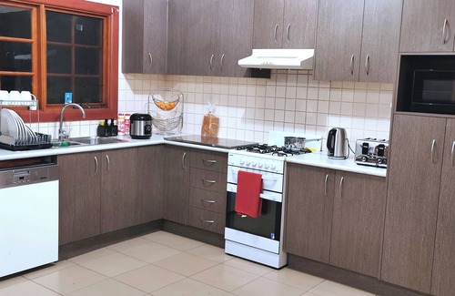 Brewongle House | Kathmandu Farmstay: Ping Pong, Pool Table, Netflix, Disney+, Bicycles, PS4