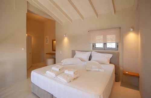 Lefktron Villa | Katikies Manis-Breathtaking Private Views from your Villas with Infinity pool!