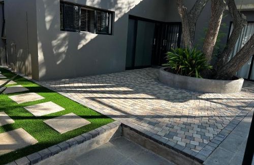 Bayswater Apartment | Katlego