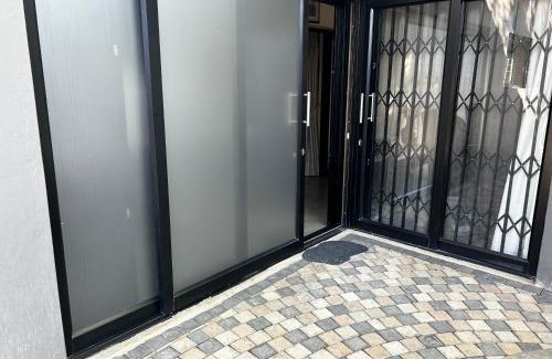 Bayswater Apartment | Katlego