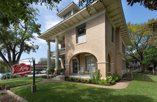 Smithville Bed & Breakfast | Katy House Bed and Breakfast