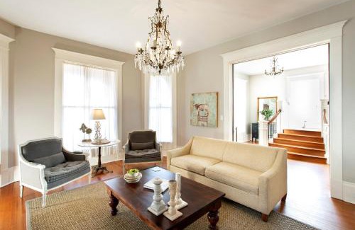 Smithville Bed & Breakfast | Katy House Bed and Breakfast