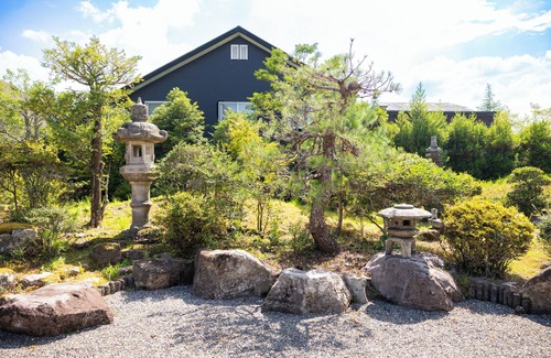 Yufuin Onsen Villa | Kawamoto Villa garden