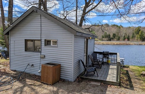 Algonquin Highlands Apartment | KAYAKS * CANOE * PADDLE BOARDS * WIFI * SATELLITE TV