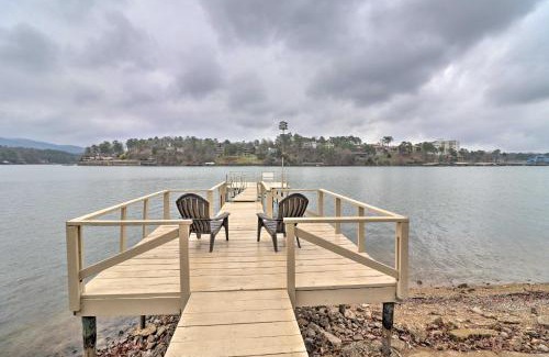 Rockwell House | Kayaks, Dock Waterfront Escape on Lake Hamilton!