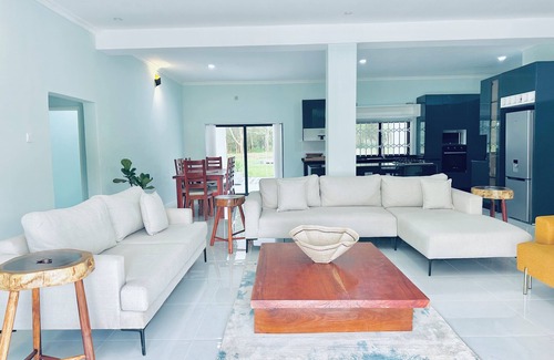 Lusaka Province House | Kayezi Tranquil Stay In Peaceful Palabana